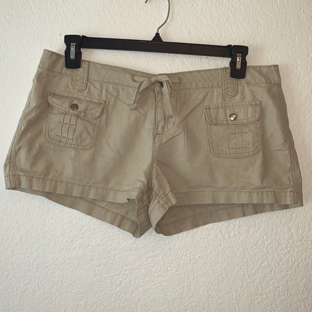 l.e.i. Khaki Shorts-Women’s Junior Size 15